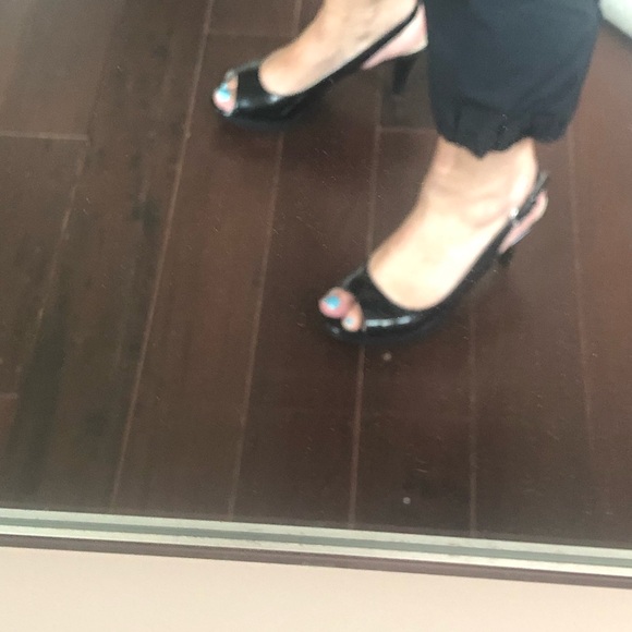 Nine West size 7.5 black patent leather sling backs - Picture 5 of 12